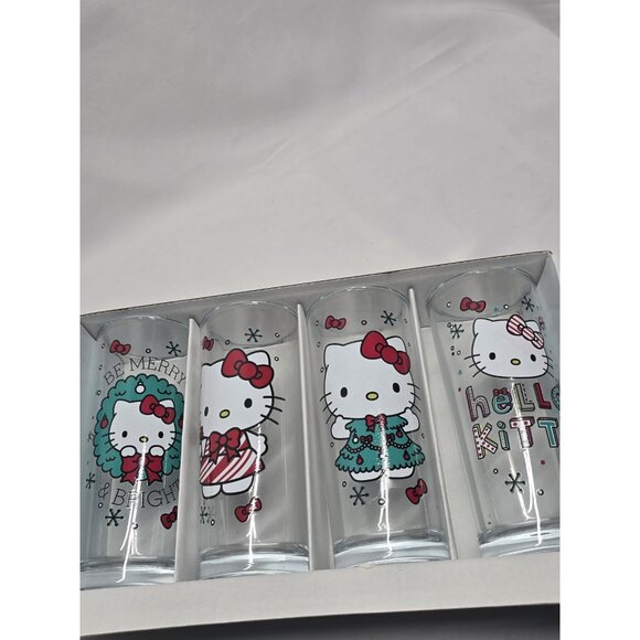 HELLO KITTY Christmas Set Of Four 10 oz(295 ml) Each Glass Cups - Picture 4 of 11